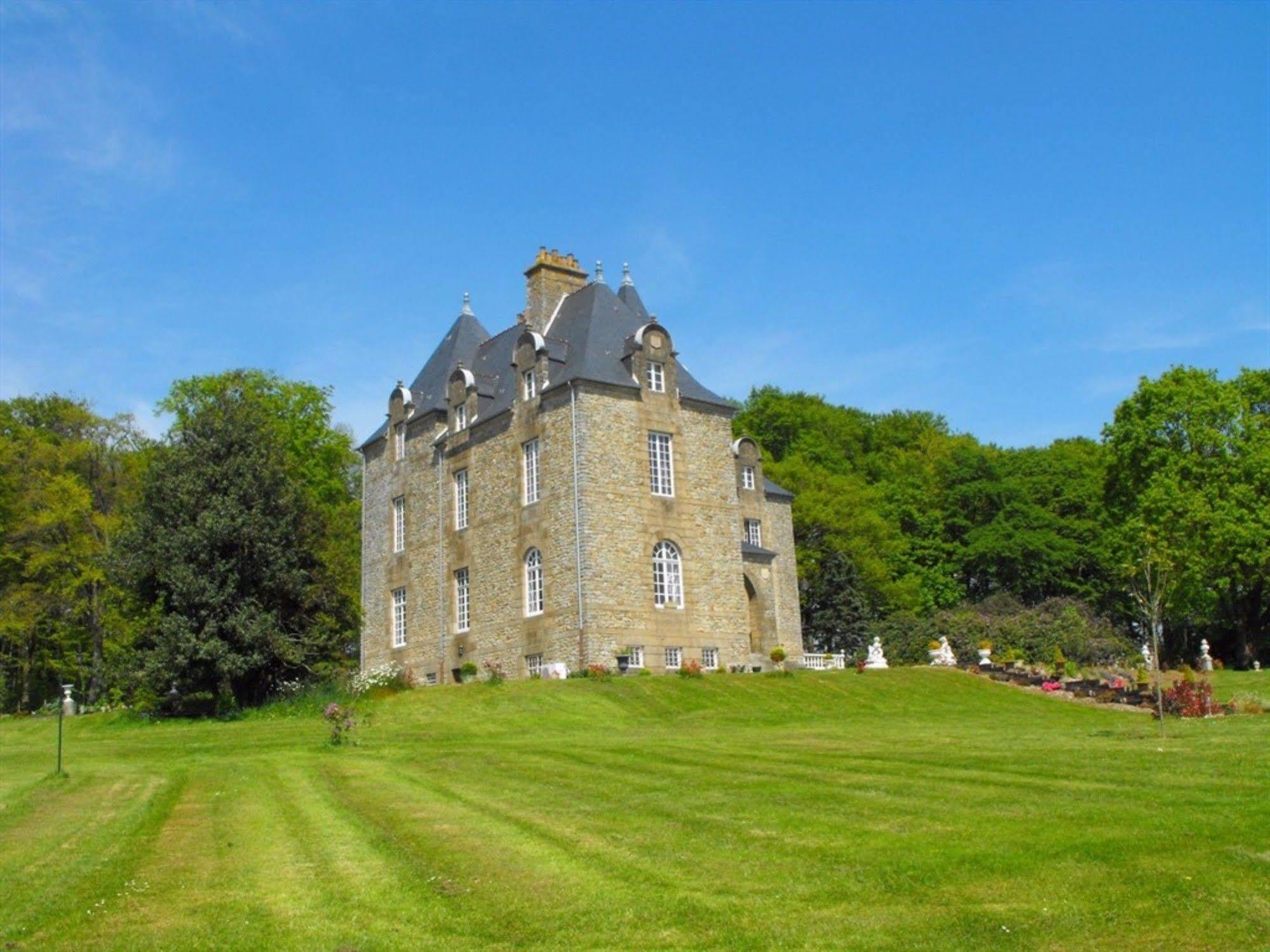 Chateau De Montbrault Fleurigne Luaran gambar