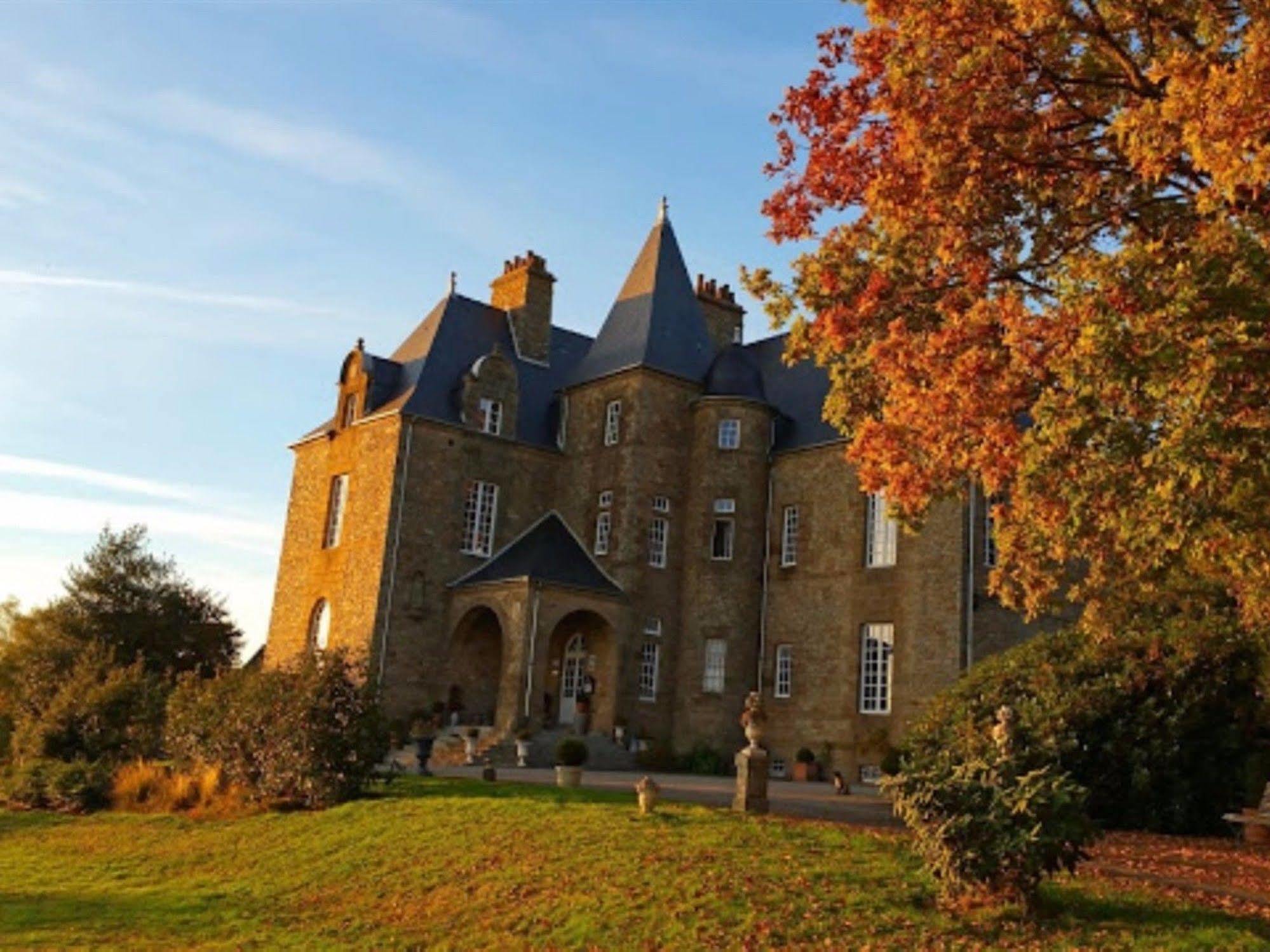 Chateau De Montbrault Fleurigne Luaran gambar